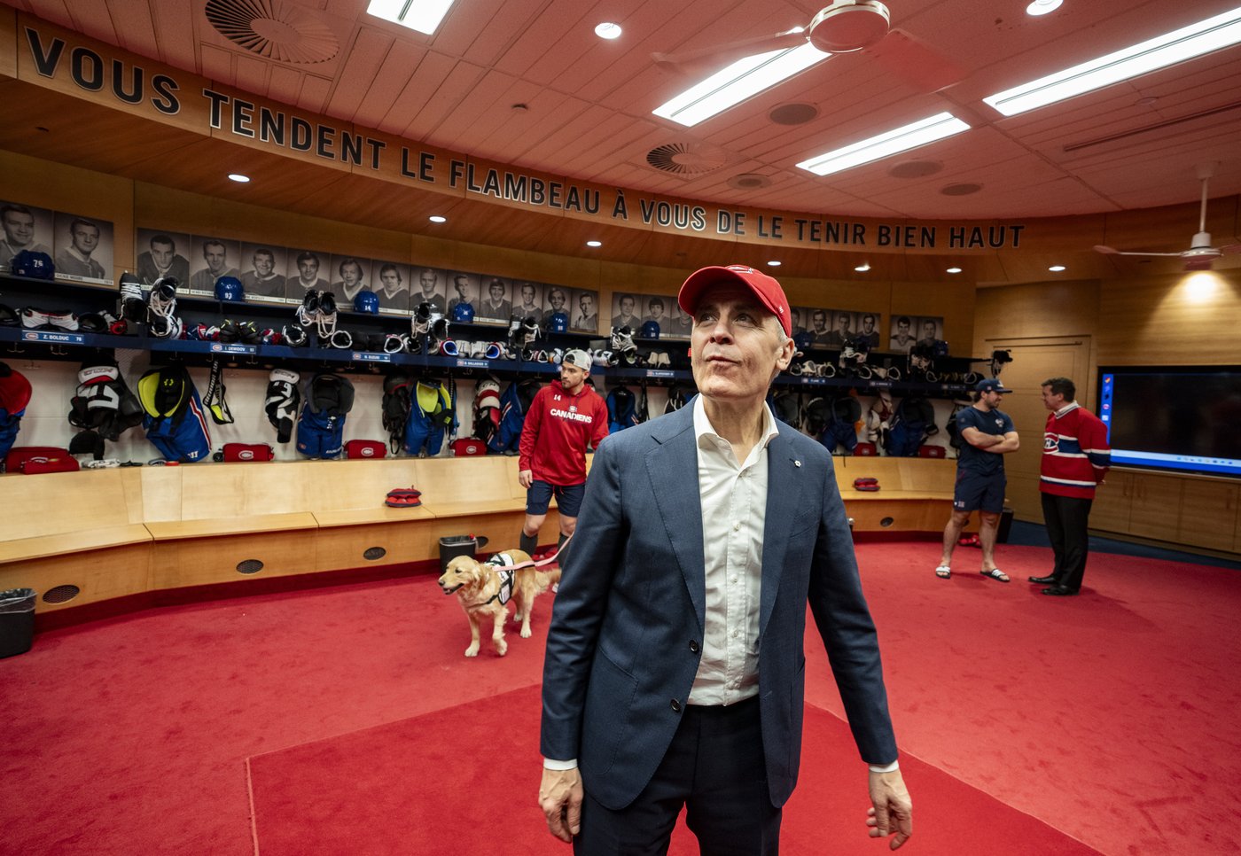 Galerie de photos: Mark Carney assiste au match du Canadien au Centre Bell