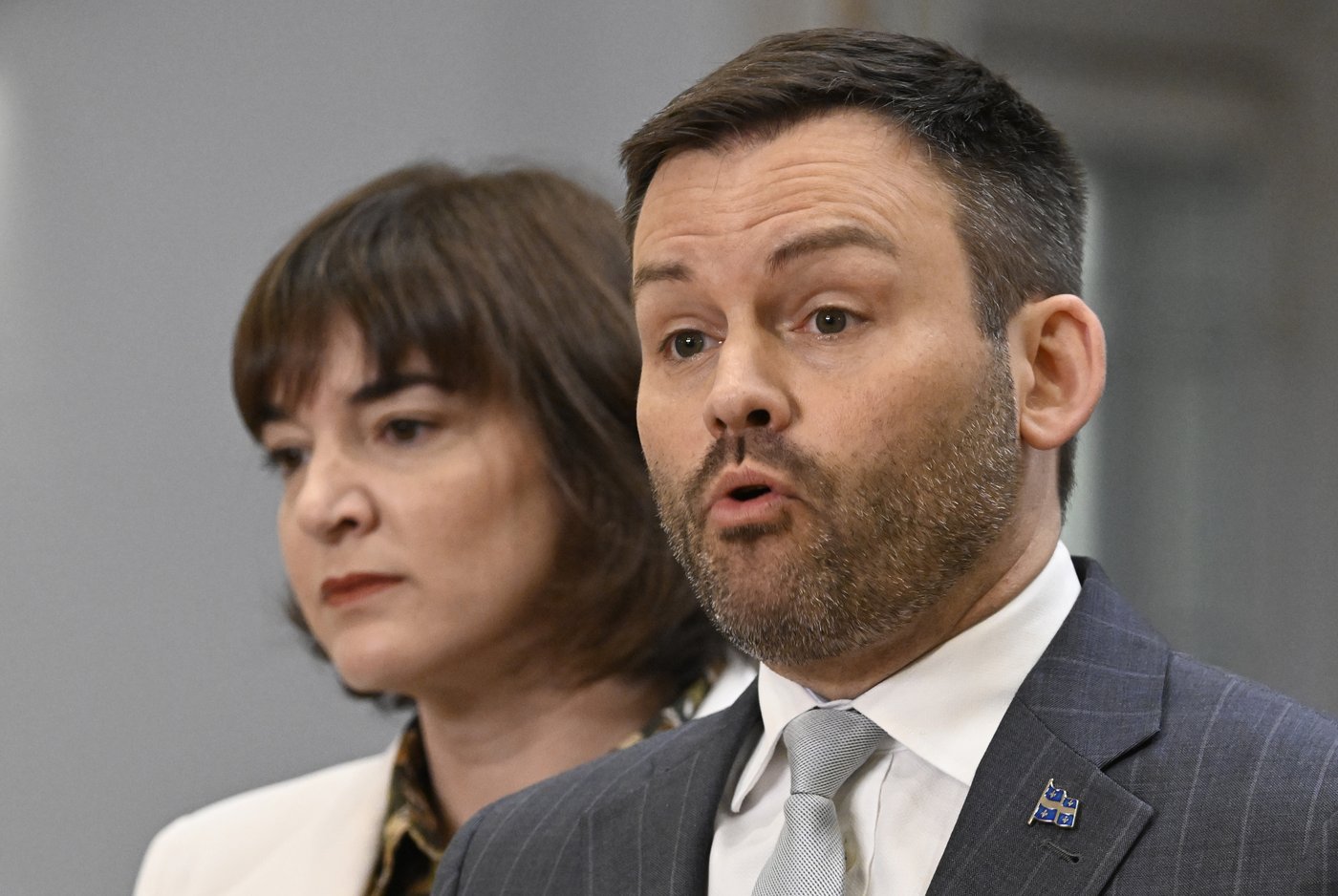 Le chef du PQ félicite la première ministre albertaine pour sa résistance à Ottawa