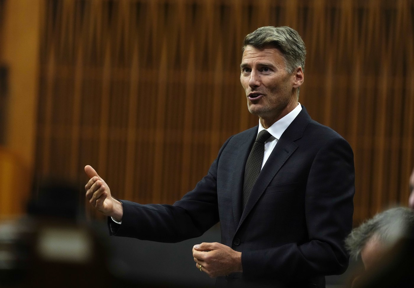 Le ministre du Logement refuse de s'engager à réduire les frais d'aménagement