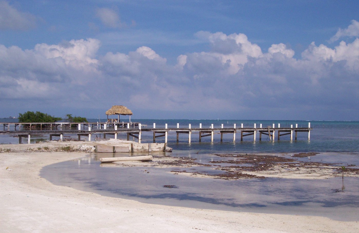 Un Canadien a été retrouvé mort dans un bateau au large du Belize