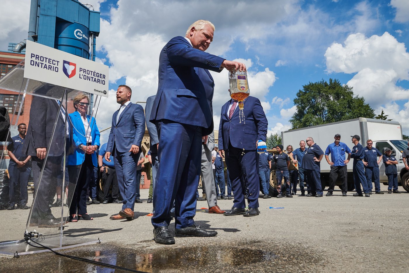 Ford annule son projet de retirer Crown Royal de la LCBO après un accord de 23 M$