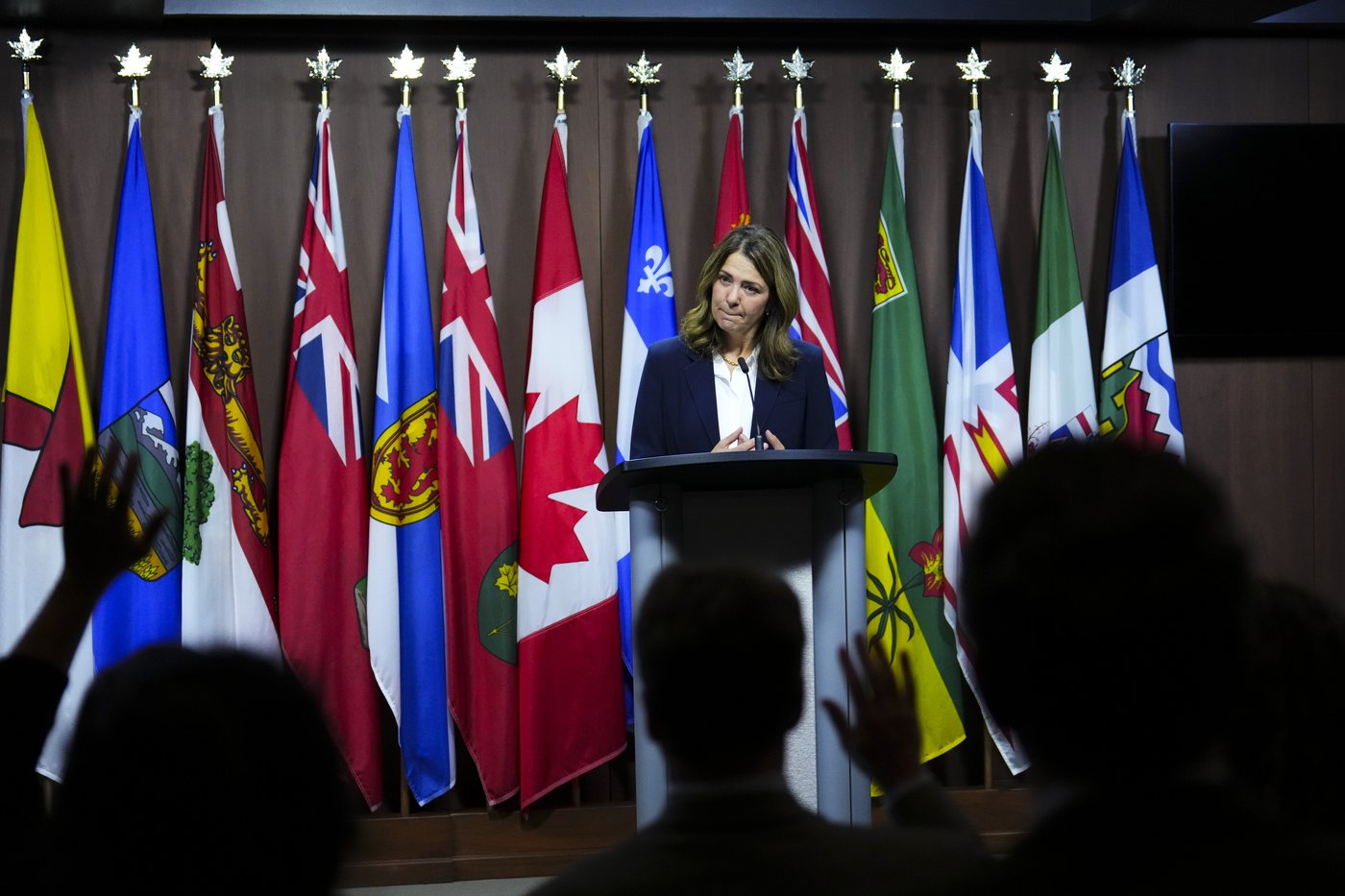 Danielle Smith accuse Ottawa de fuir ses responsabilités quant à un projet d'oléoduc
