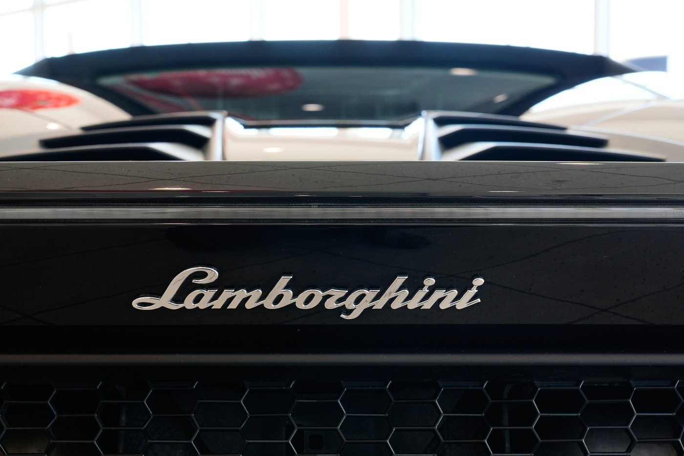 Poursuite entre les policiers et une Lamborghini sur l'autoroute 15