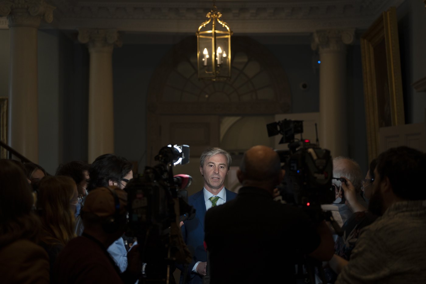 N.-É.: Le gouvernement affaiblirait la démocratie selon les partis d'opposition