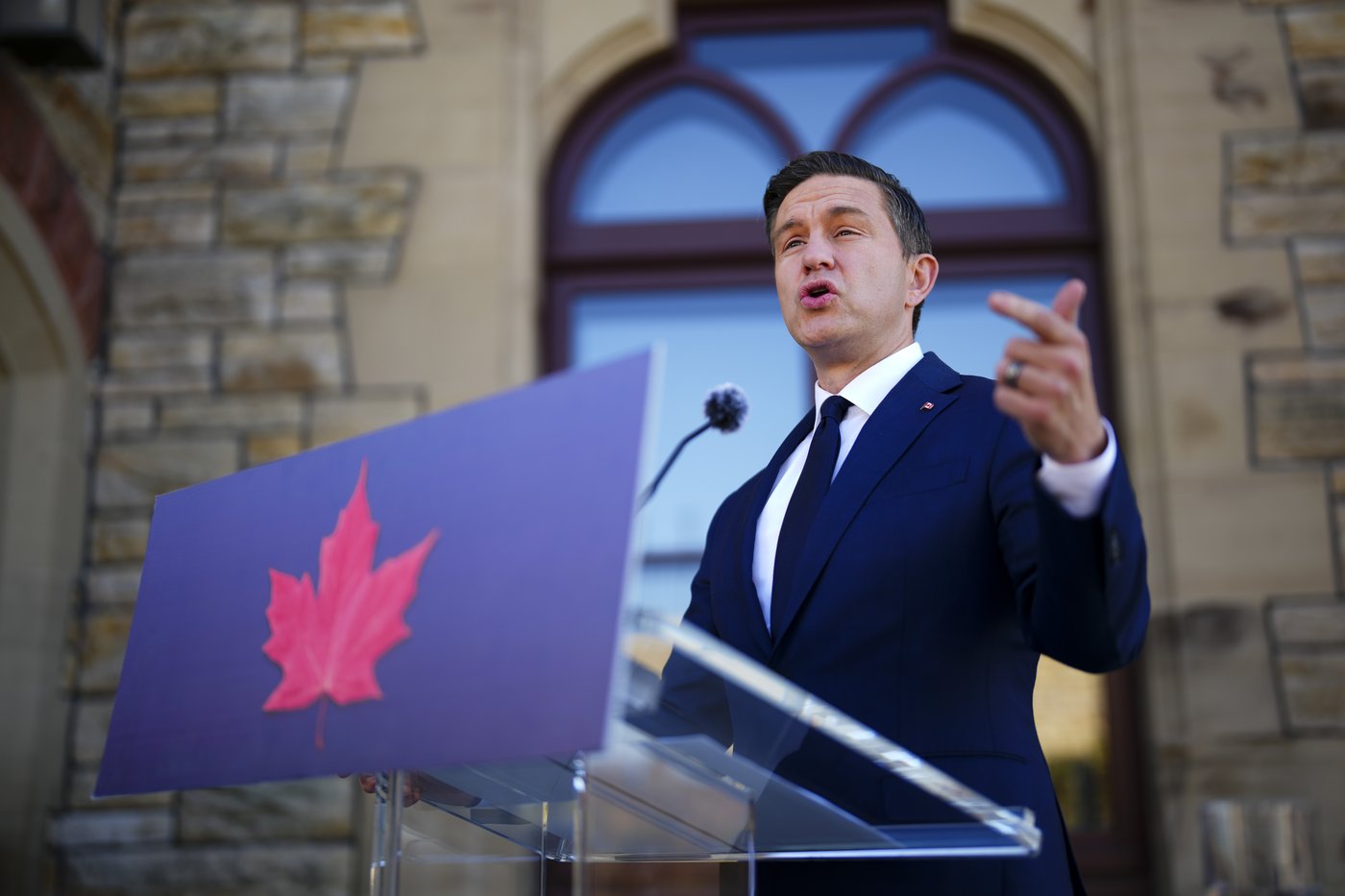 Poilievre demande au gouvernement de maintenir le déficit fédéral sous 42 milliards $