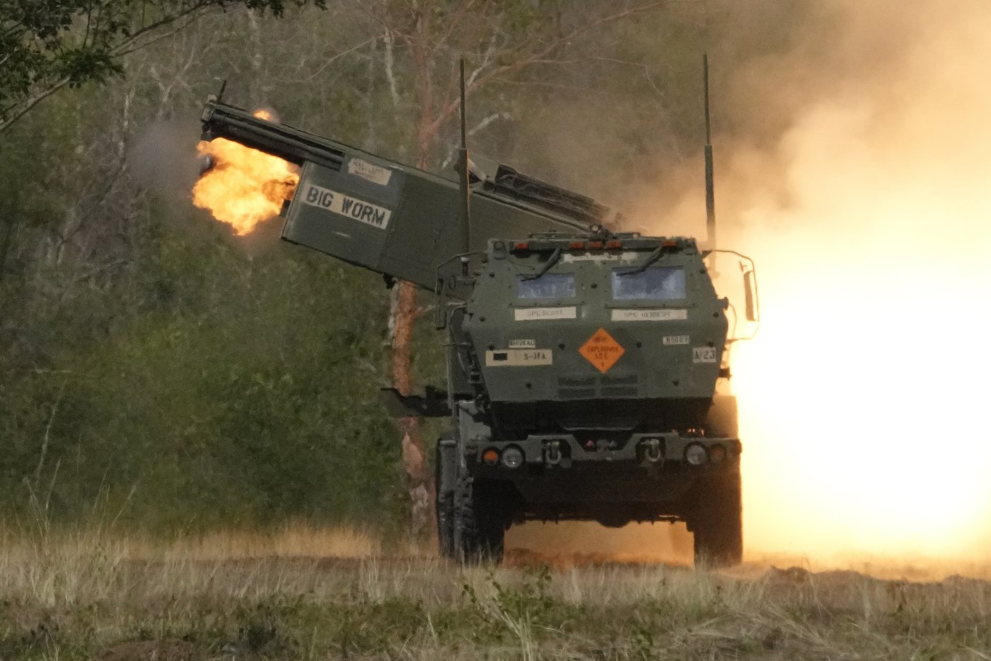 Le Canada achètera des systèmes de roquettes d'artillerie aux États-Unis