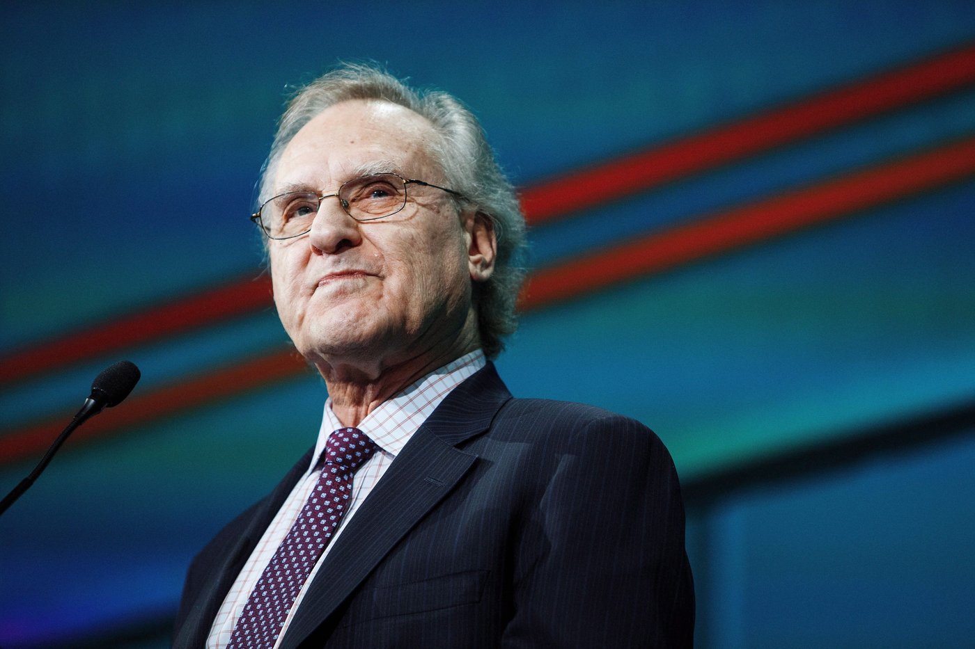 Alerte: Stephen Lewis, ancien homme politique et militant social, s'est éteint