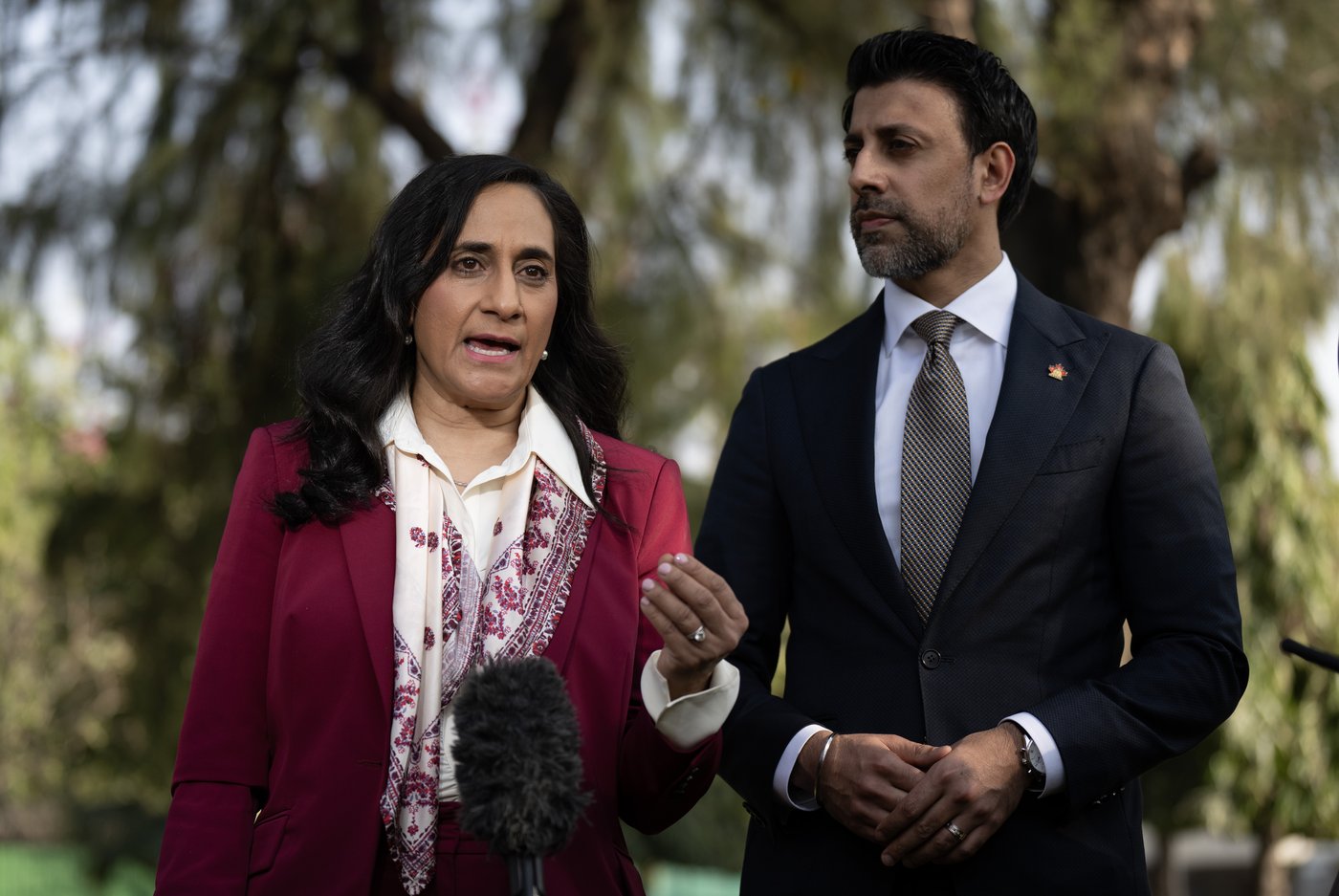 La ministre Anand refuse de se prononcer sur la légalité des frappes en Iran