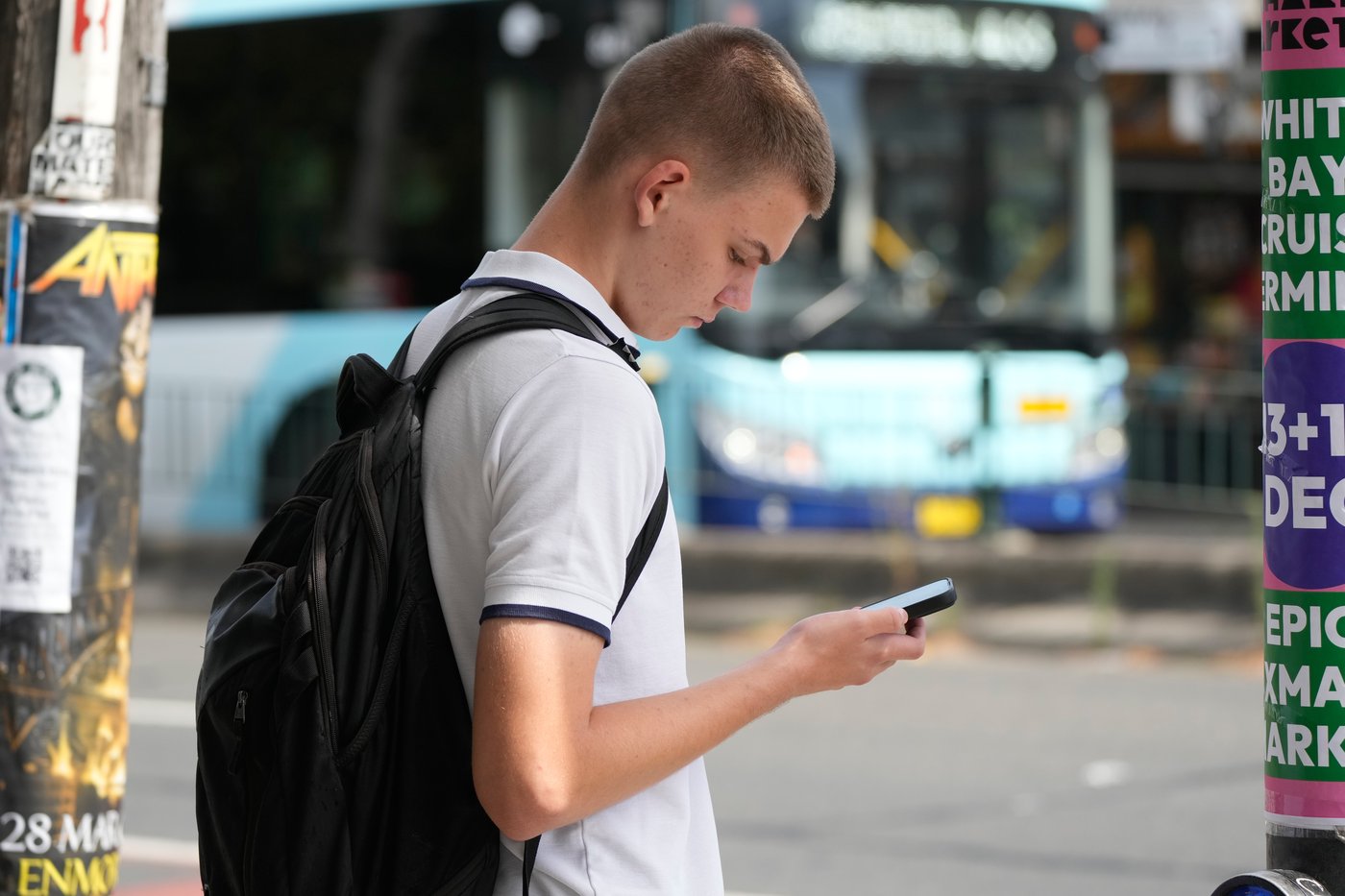 Les Canadiens favorables à l'interdiction des médias sociaux pour les moins de 16 ans