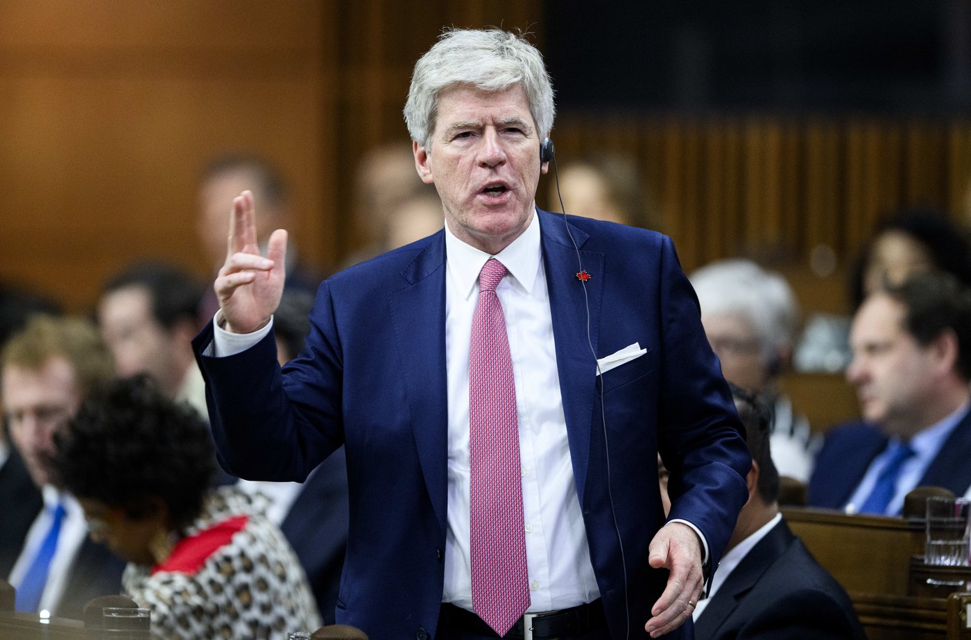 D'autres conservateurs pensent rejoindre les libéraux, affirme un ministre