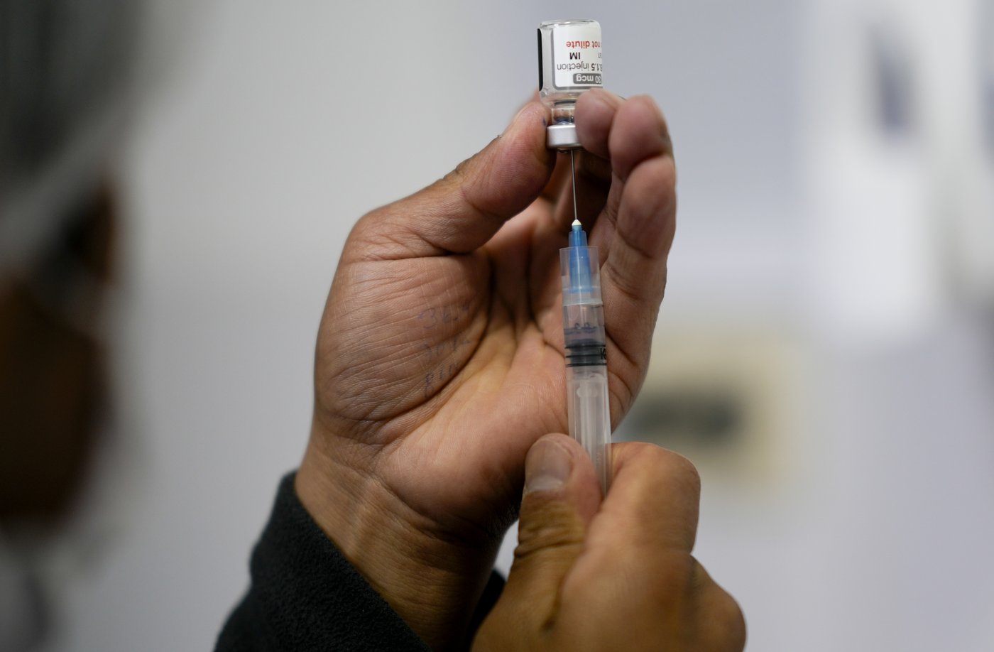 Retard dans la livraison de doses de vaccin contre la COVID-19