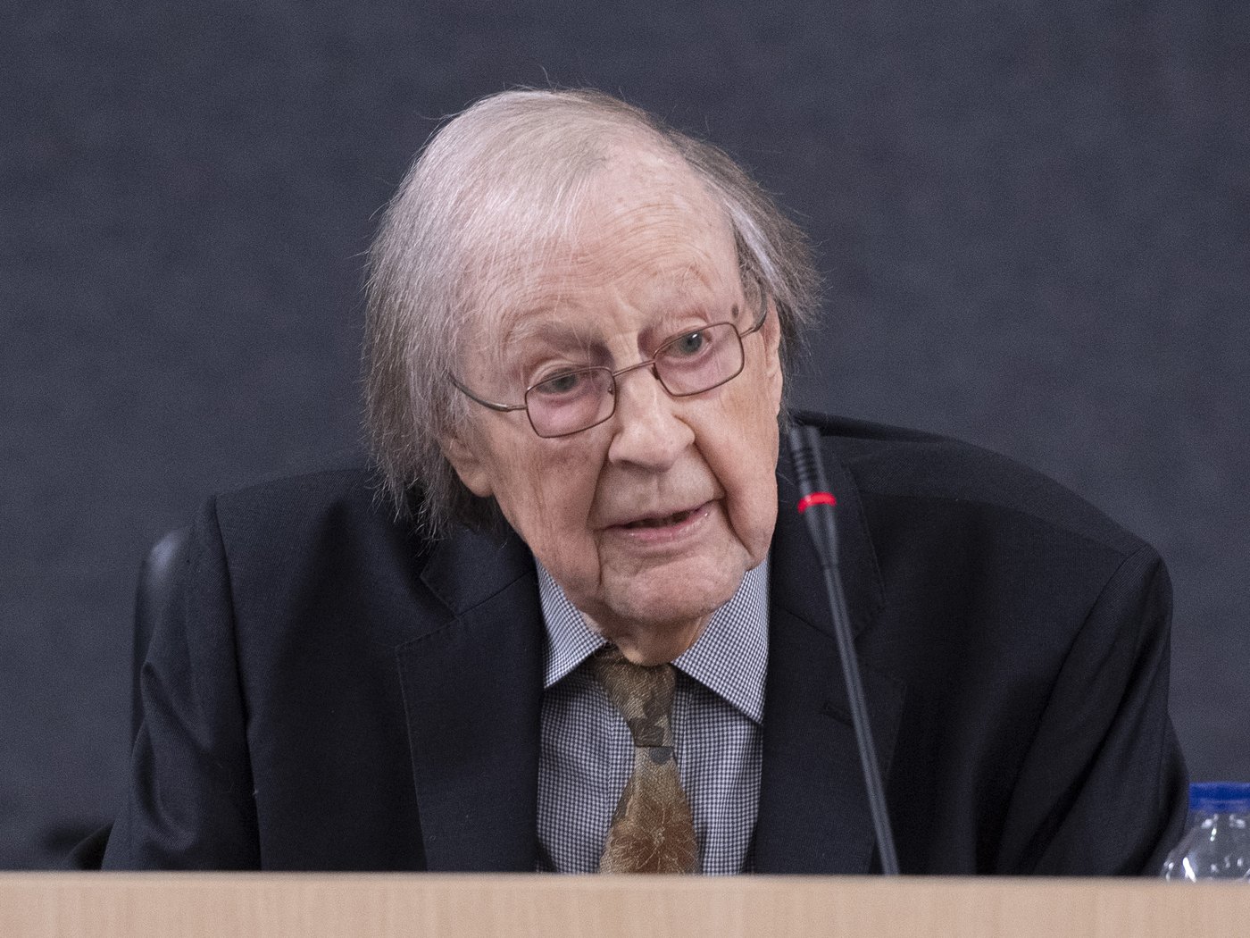 Le gouvernement offre des funérailles nationales pour Guy Rocher