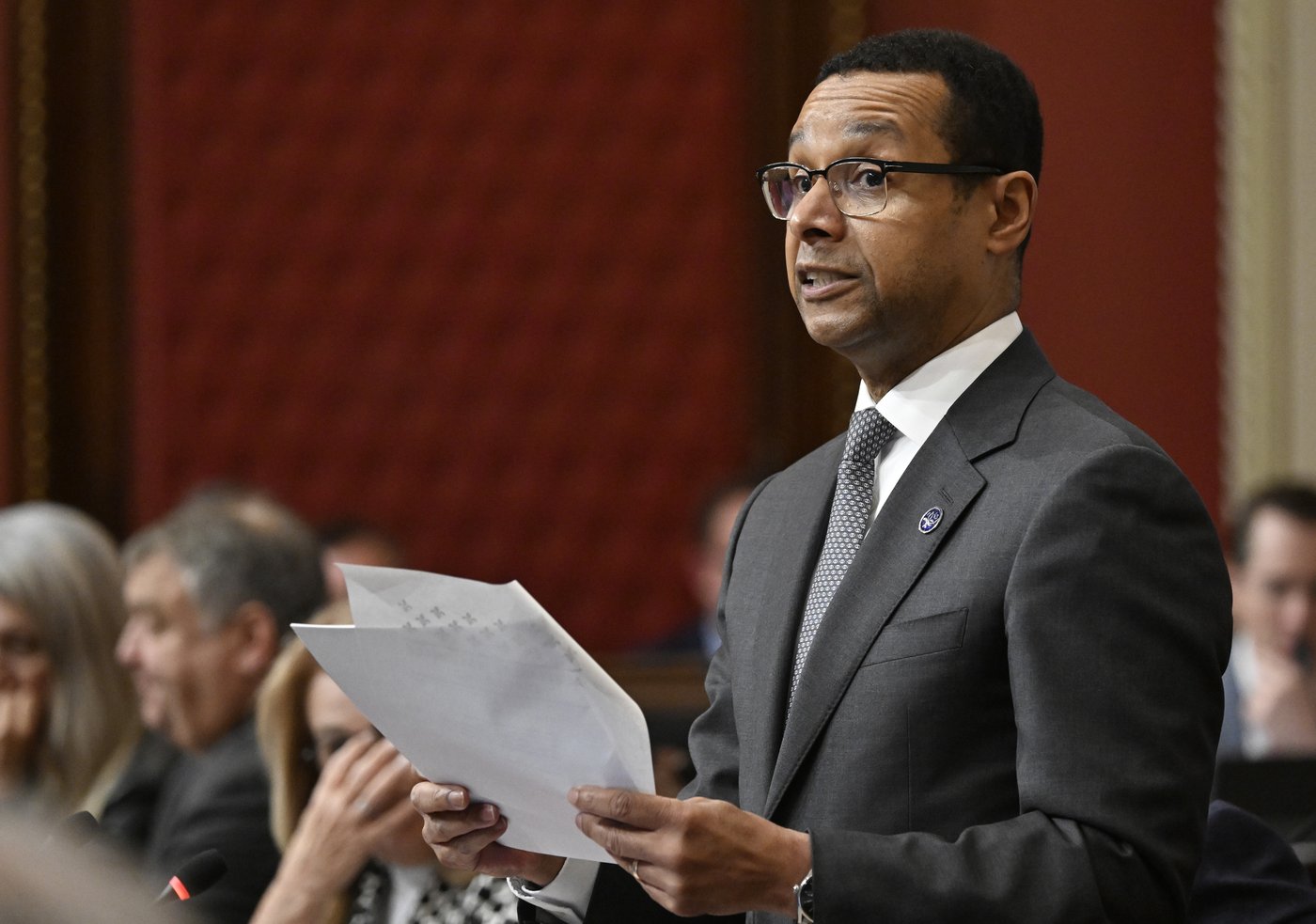 Médecin spécialiste, la fille du ministre Carmant envisage de quitter le Québec