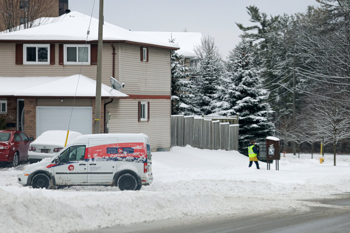 Postes Canada «parfaitement préparée» pour l'afflux de courrier pendant les Fêtes