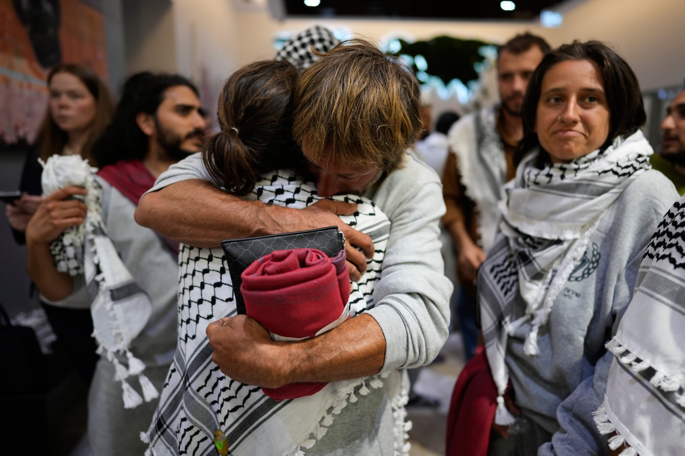Des membres canadiens de la flottille sont expulsés d'Israël vers la Turquie