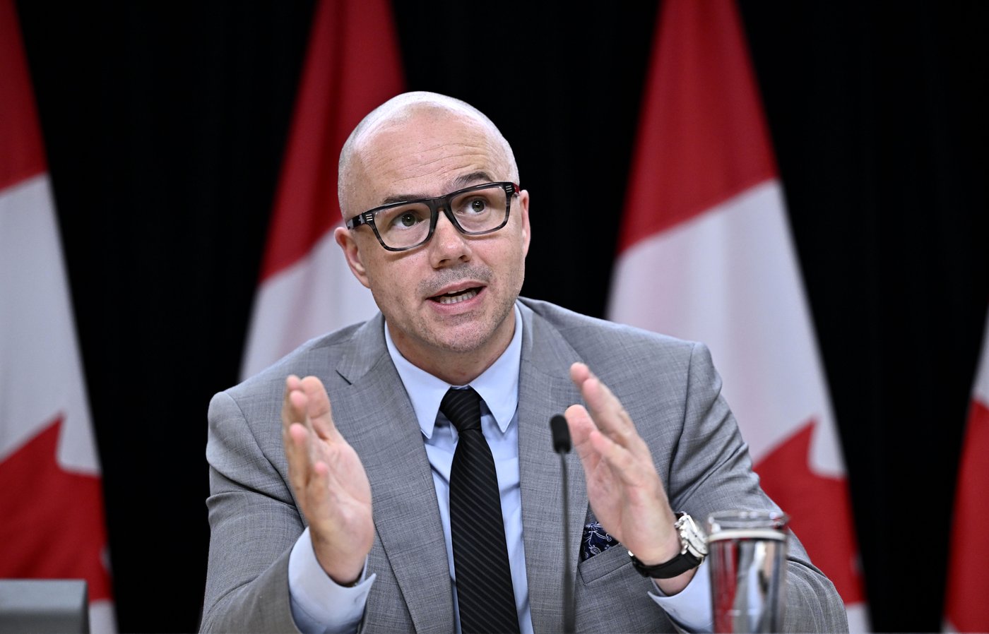 Le responsable de la transition du système de paie au fédéral quitte ses fonctions