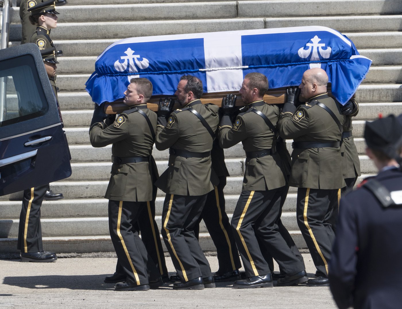 Québec veut rendre hommage aux policiers morts en service