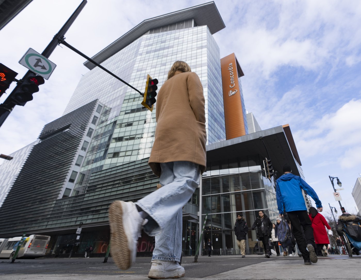 Les diplômés québécois plus satisfaits de leur emploi qu'ailleurs au Canada