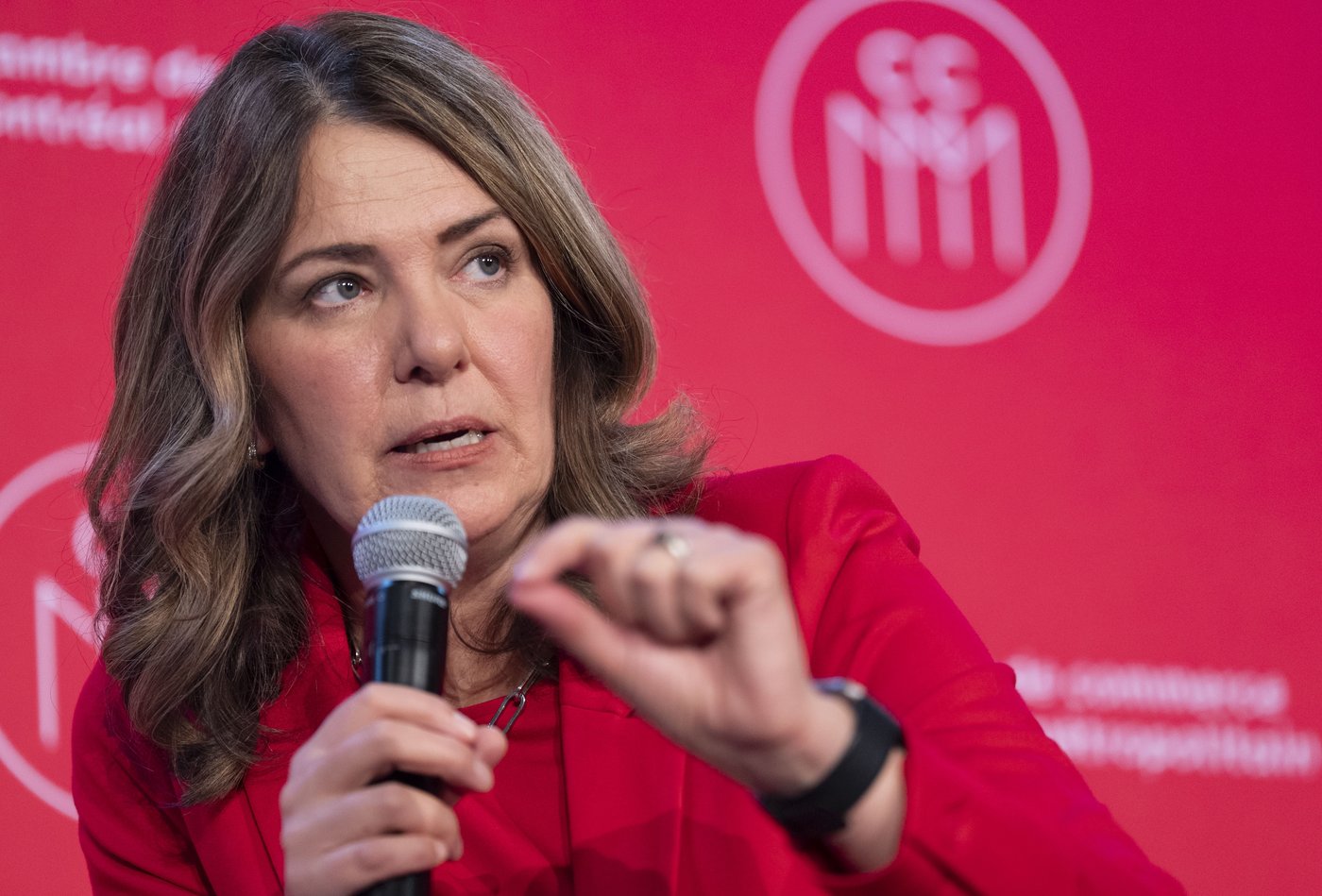 Personnes transgenres: l'Alberta confirme le recours à la clause dérogatoire