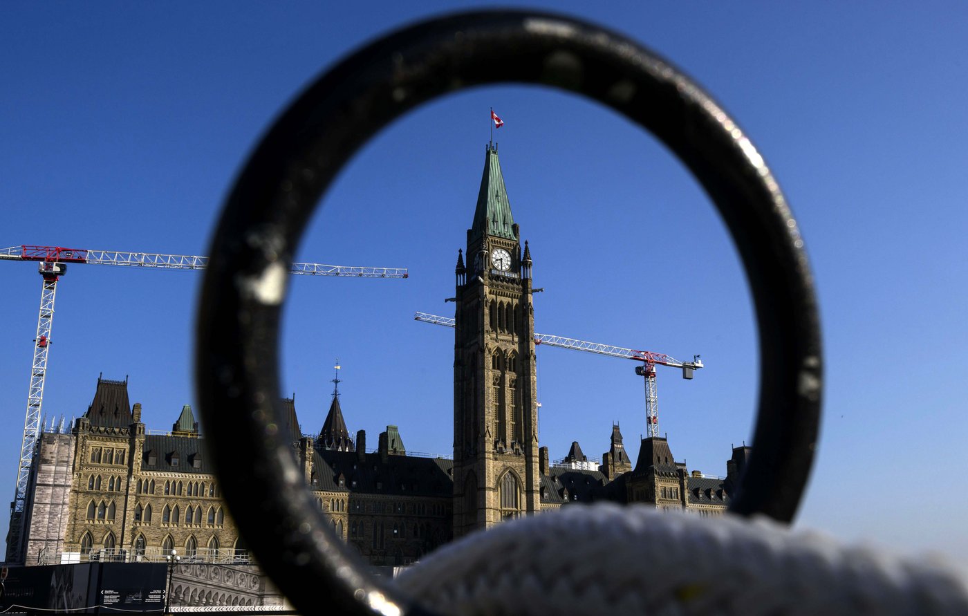 Le premier ministre nomme un directeur parlementaire du budget par intérim