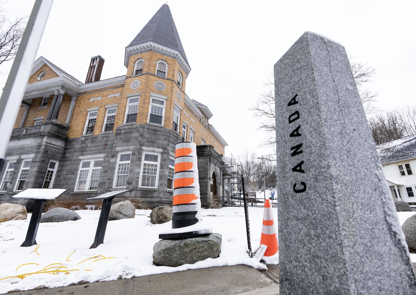 Une bibliothèque transfrontalière inaugure une entrée canadienne