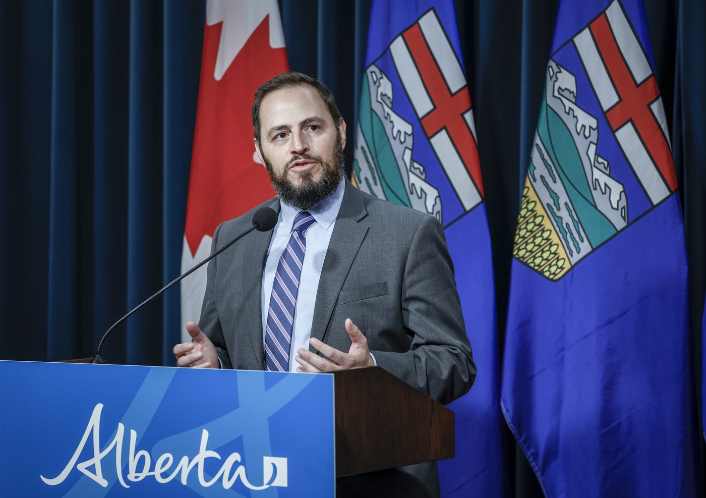 Une première pétition de révocation contre un ministre échoue en Alberta