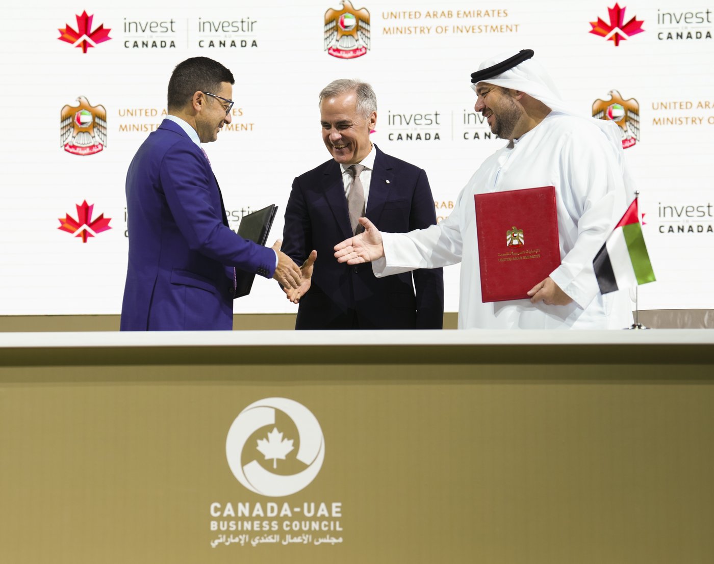 Mark Carney annonce que les Émirats arabes unis investiront 70 milliards $ au Canada