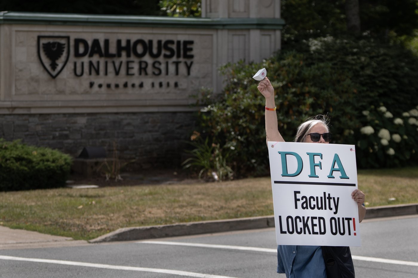 Le corps professoral de Dalhousie ratifie une nouvelle convention collective