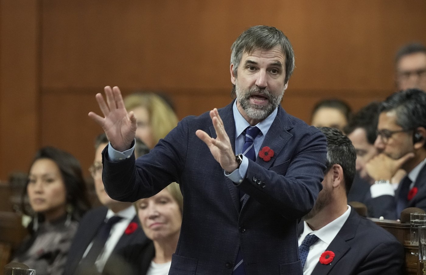 Le ministre Guilbeault rejette les critiques du Bloc concernant CBC/Radio-Canada