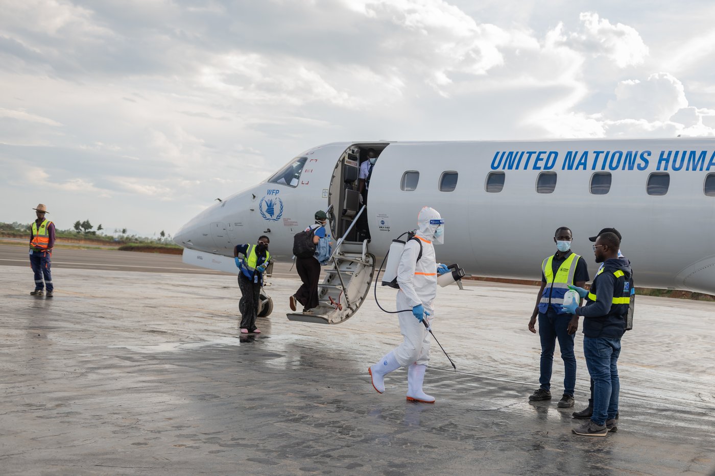 L'OMS invite à lever les restrictions de voyage imposées aux pays touchés par l'Ebola