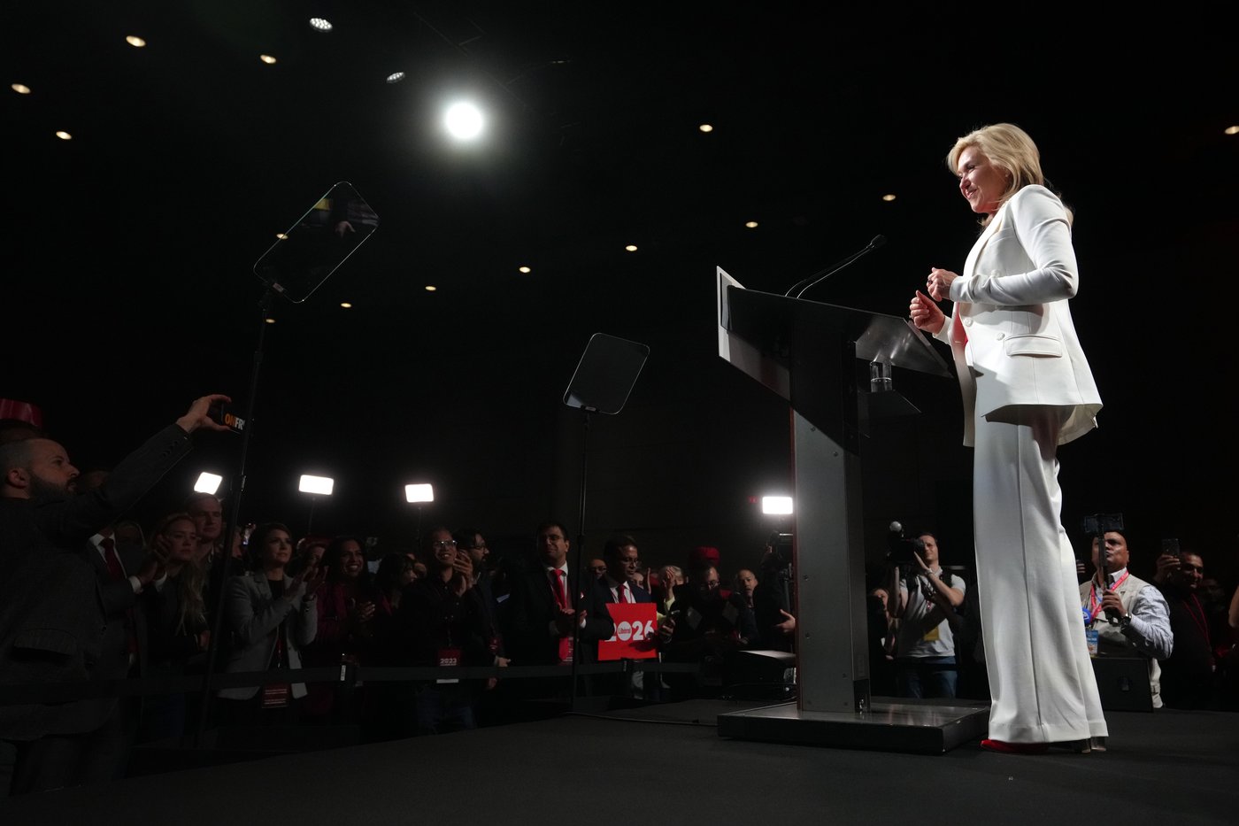 Ford désapprouve les recherches menées par son parti sur les vacances de Crombie