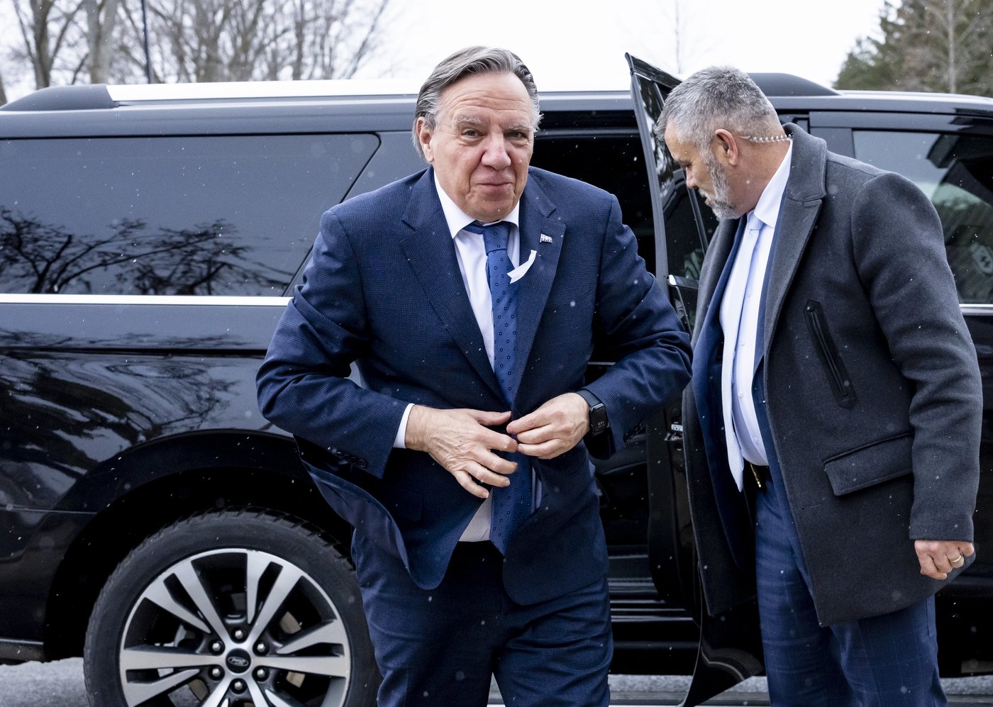 «Avantages financiers»: François Legault change son discours face aux médecins