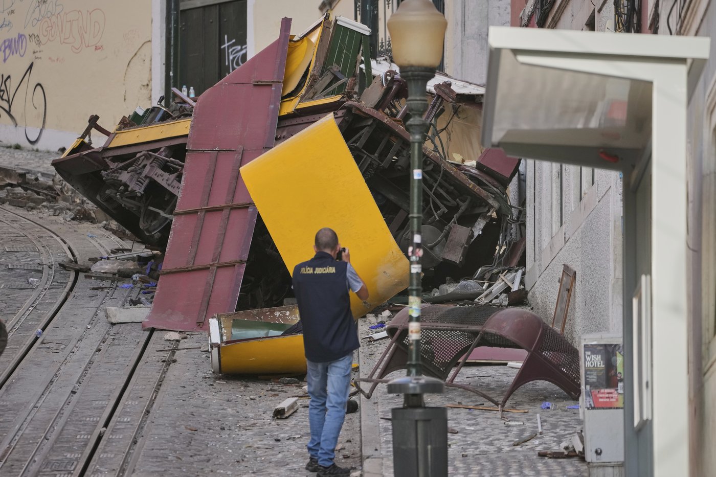 Alerte: deux Canadiens manquent à l'appel au Portugal, selon Affaires mondiales