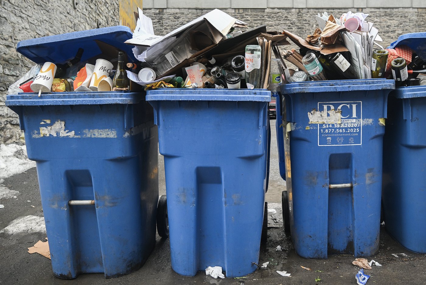 Des associations dénoncent la réforme du régime de collecte sélective de Québec