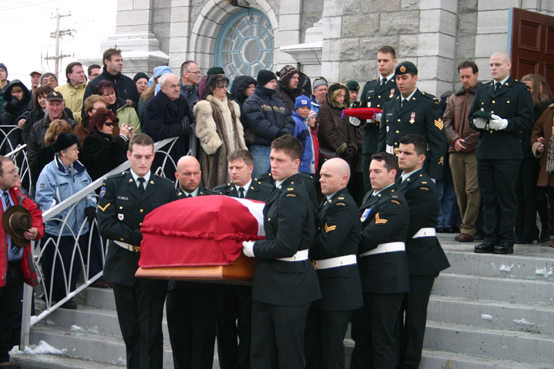 Un vibrant hommage au caporal Gonthier.