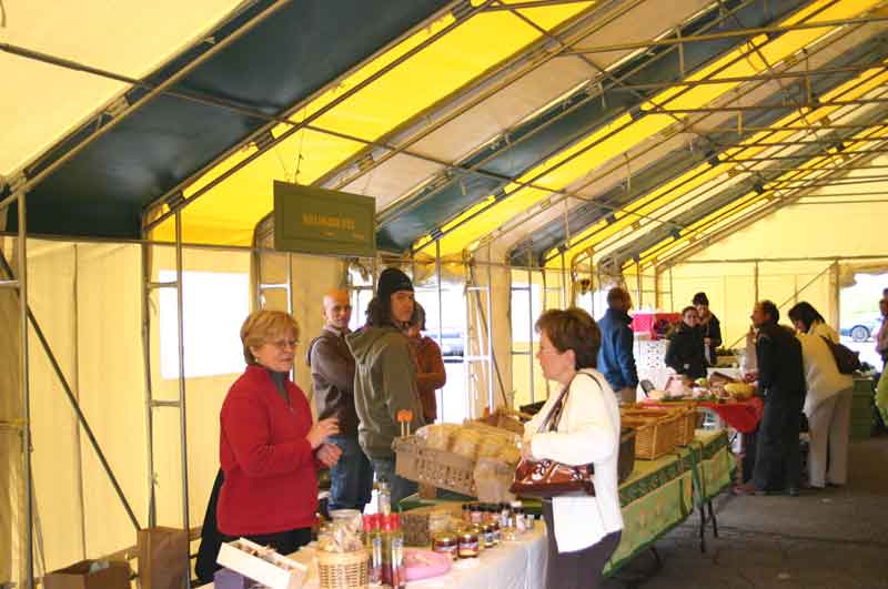C’est la fête dans les marchés publics de la région