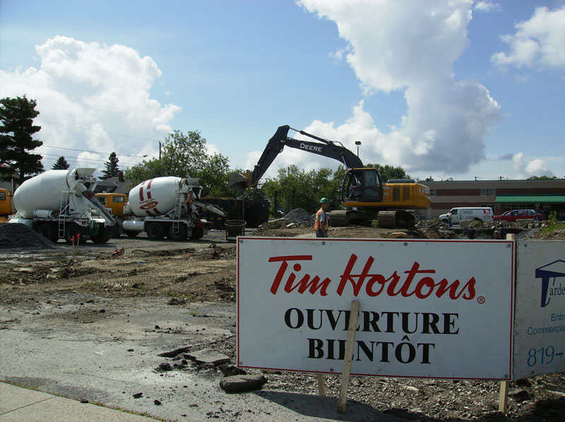 Un troisième Tim Hortons en construction