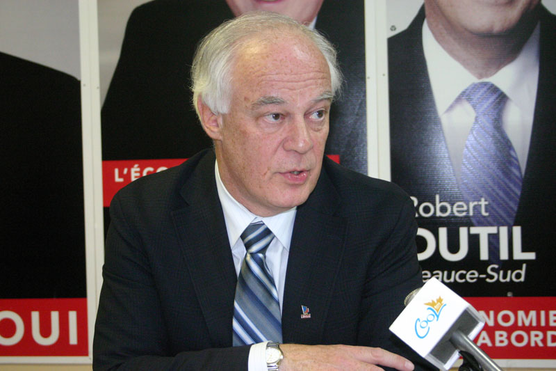 Robert Dutil révèle ses engagements personnels