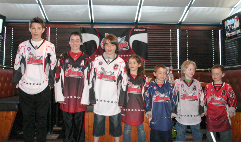 De nouveaux chandails pour l’Association de hockey mineur de Saint-Georges