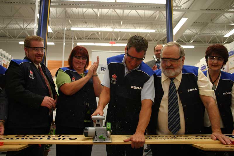 Rona ouvre son nouveau magasin à Saint-Georges