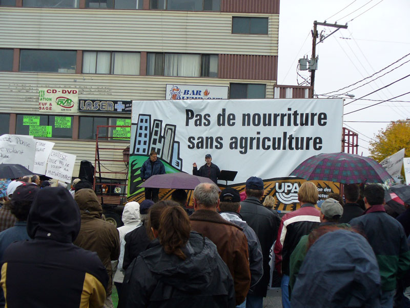 Des agriculteurs beaucerons manifestent à Montréal