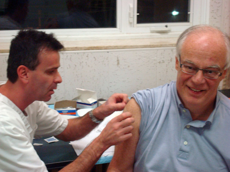 Le député Dutil invite la population à se faire vacciner