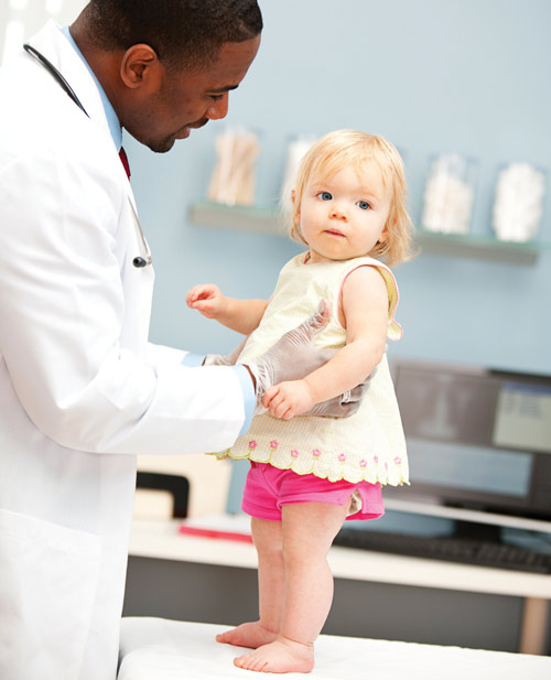L'arthrite frappe aussi les enfants: savoir reconnaître les symptômes courants
