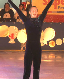 Shawn Sawyer vient couronner le spectacle du Club de patinage artistique de Saint-Georges