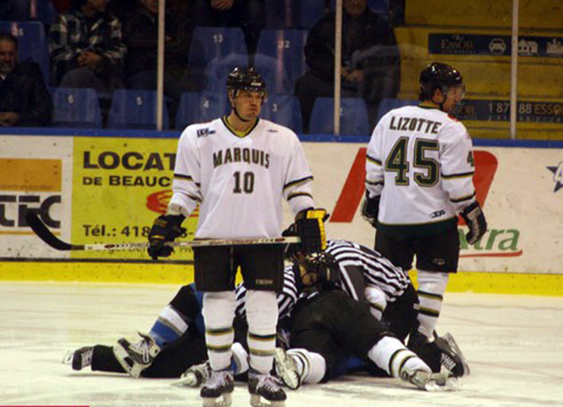 Suspensions LNAH : Charbonneau suspendu pour les séries et la prochaine saison