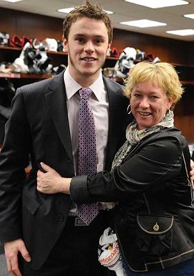 Jonathan Toews des Blackhawks sera à CHEQ FM lundi