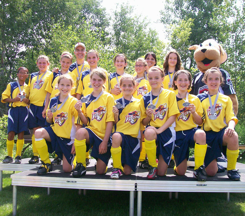La formation féminine le Volcano de Saint-Georges U-12 remporte une médaille d'argent
