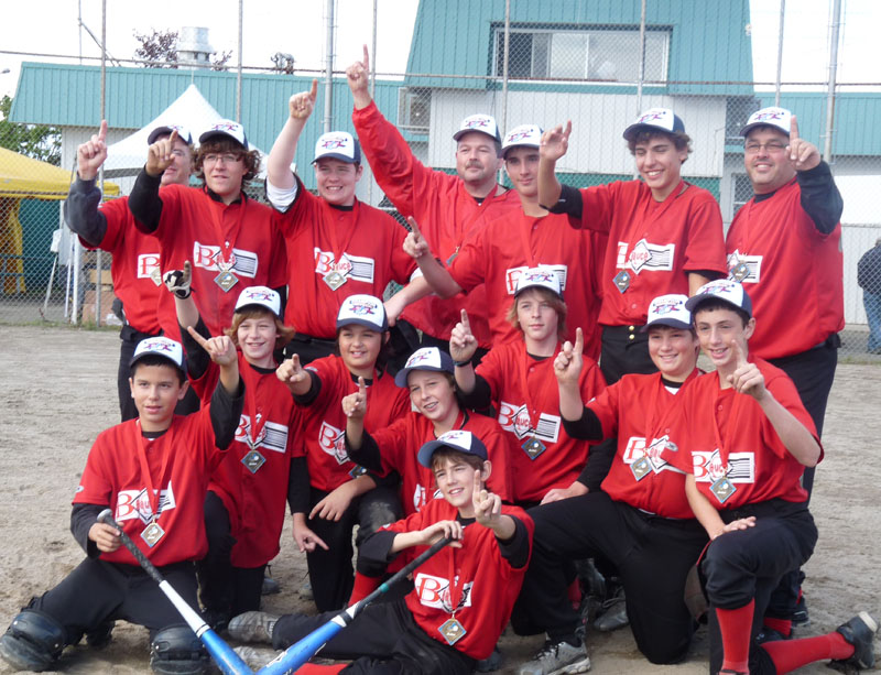 Les Braves de Beauce bantam B remporte le championnat provincial à Sept-Iles.