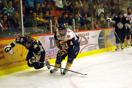 Les joueurs défensif et offensif des Commandeurs de Lévis sont des Beaucerons