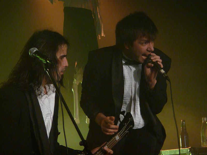 Mononc Serge et Anonymus font sonner le métal